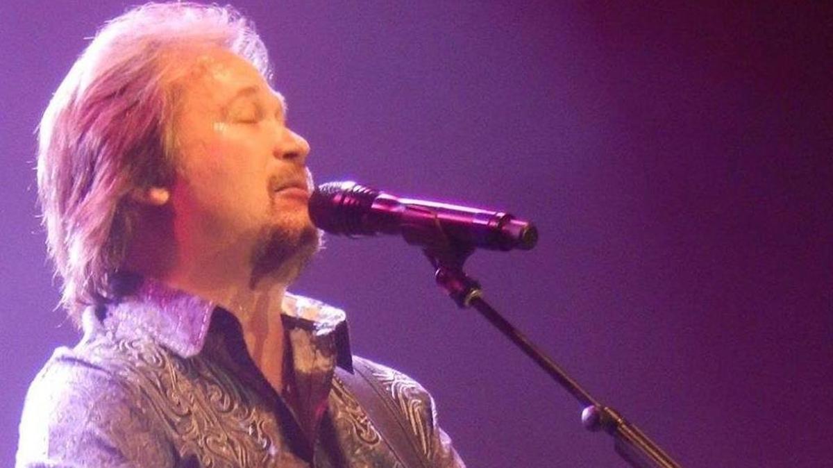Travis Tritt performs at the Merced Theatre