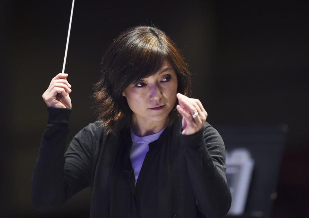 Rei Hotoda conducts her first concert for the Fresno Philharmonic.