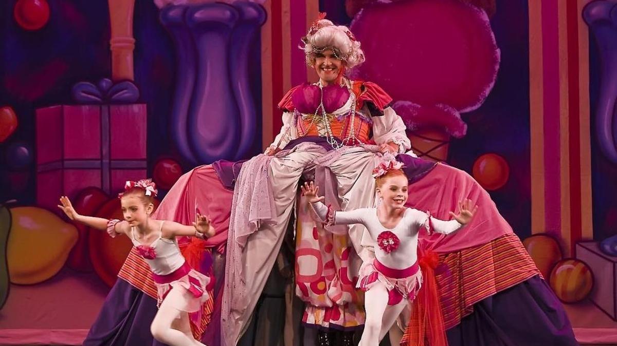 The Central California Ballet brings the popular holiday story to life at Saroyan Theatre.