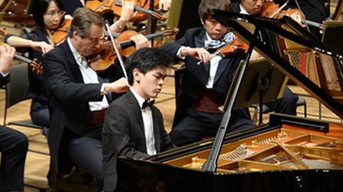 Daniel Hus performs at the Philip Lorenz Memorial Keyboard Concert Series.