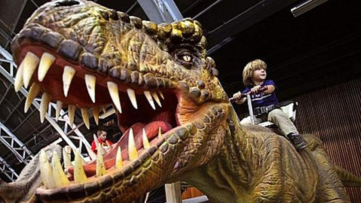 Erth’s Dinosaur Zoo Live stops tonight at Merced Theatre.