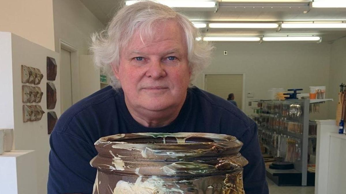 Ceramic artist Craig Easter is remembered in a show at Fresno’s Clay Hand Studios.