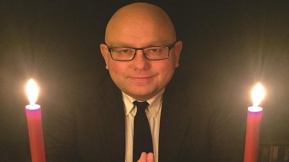 Jaguar Bennett stars in the one-man comedy show “Start Your Own Religious Cult for Fun and Profit” at the 2017 Rogue Festival.
