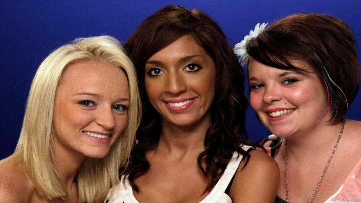 Farrah Abrahams (center) is part of the cast for the WE’s “Marriage Boot Camp: Reality Stars Family Edition.”