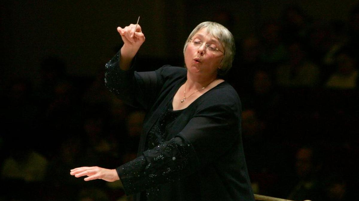 Anna Hamre conducts the Fresno Philharmonic and Fresno Master Chorale in Handel’s Messiah on Saturday and Sunday at Shaghoiann Hall.