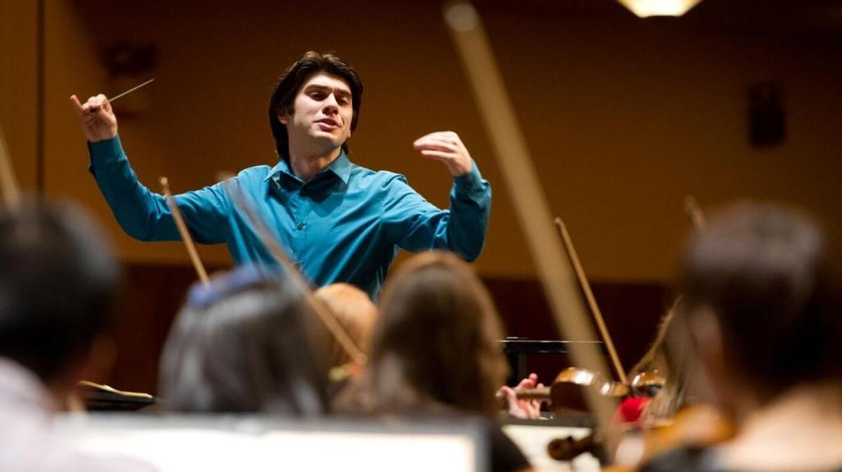 Aram Demirjian conducts the Fresno Philharmonic on Sunday, Feb. 19, at the Saroyan Theatre.