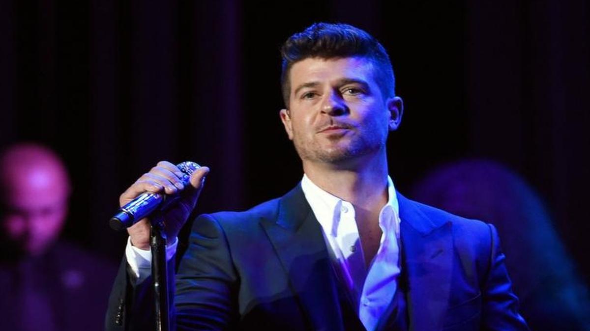 R&B singer Robin Thicke is set to perform at Table Mountain Casino in February.