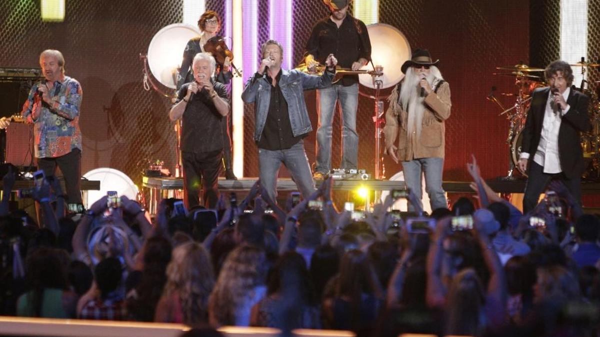 Blake Shelton, center, and The Oak Ridge Boys perform at the CMT Music Awards in Nashville, Tenn. From left are Duane Allen, Joe Bonsall, Blake Shelton, William Lee Golden and Richard Sterban. The band performs Friday, June 24, in Merced and Monday, June 27, in Visalia.
