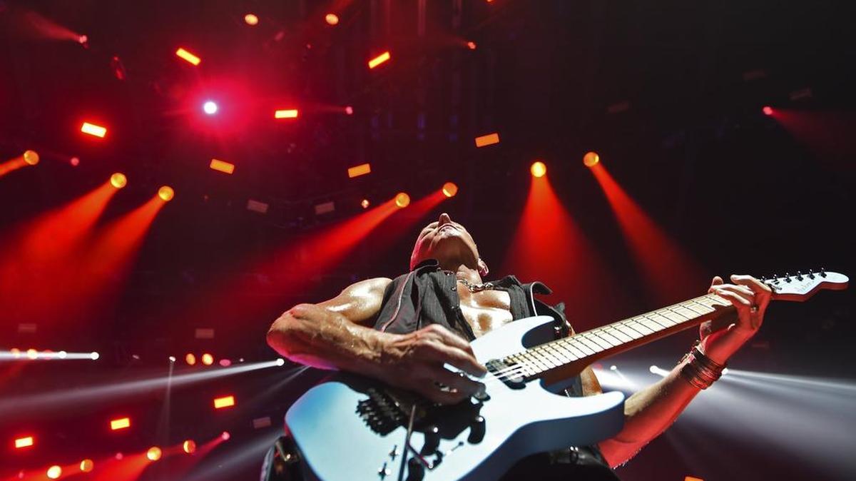 Def Leppard’s Phil Collen plays at Save Mart Center Monday night, June 12, 2017 in Fresno.