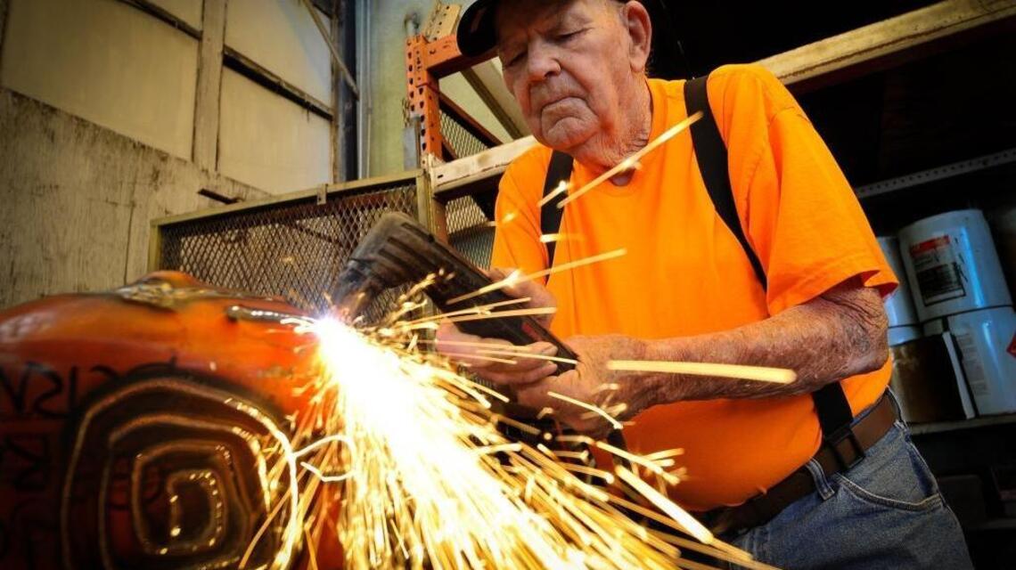Sculptor Chris Sorensen, whose studio was a haven for Fresno artists, dies. He was 98