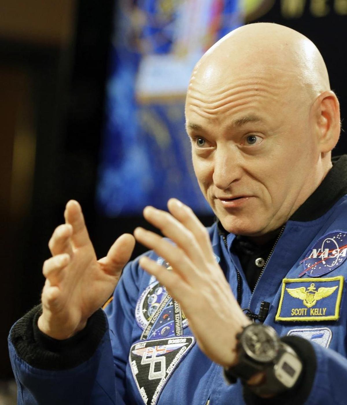 Astronaut Scott Kelly speaks as part of the San Joaquin Valley Town Hall lecture series Sept. 27.