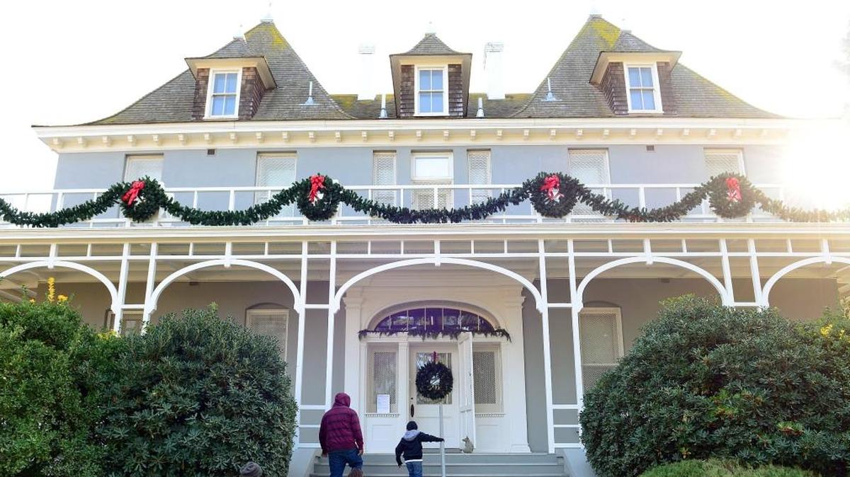 The Kearney Mansion Museum is all decked out for Christmas in 2015. On Saturday, April 6, 2019, the mansion and grounds will be cast in a “Great Gatsby” theme for the Fresno Historical Society centennial celebration.