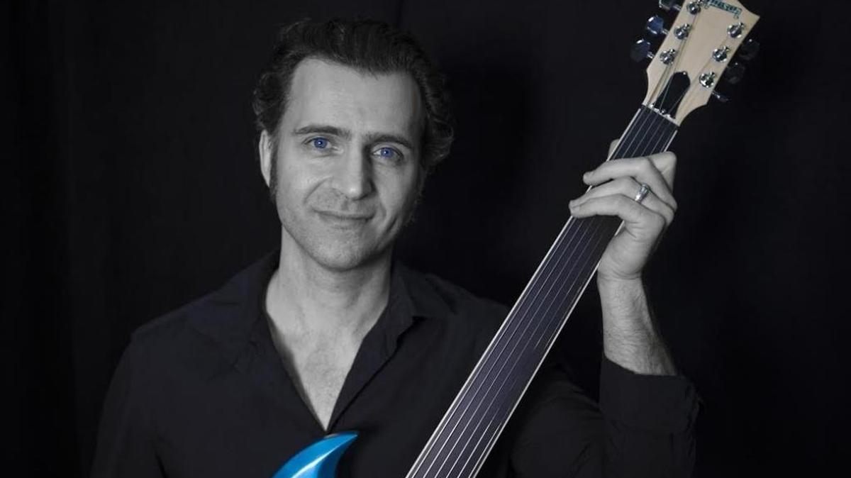 Dweezil Zappa plays the 50 years of his father Frank’s music.