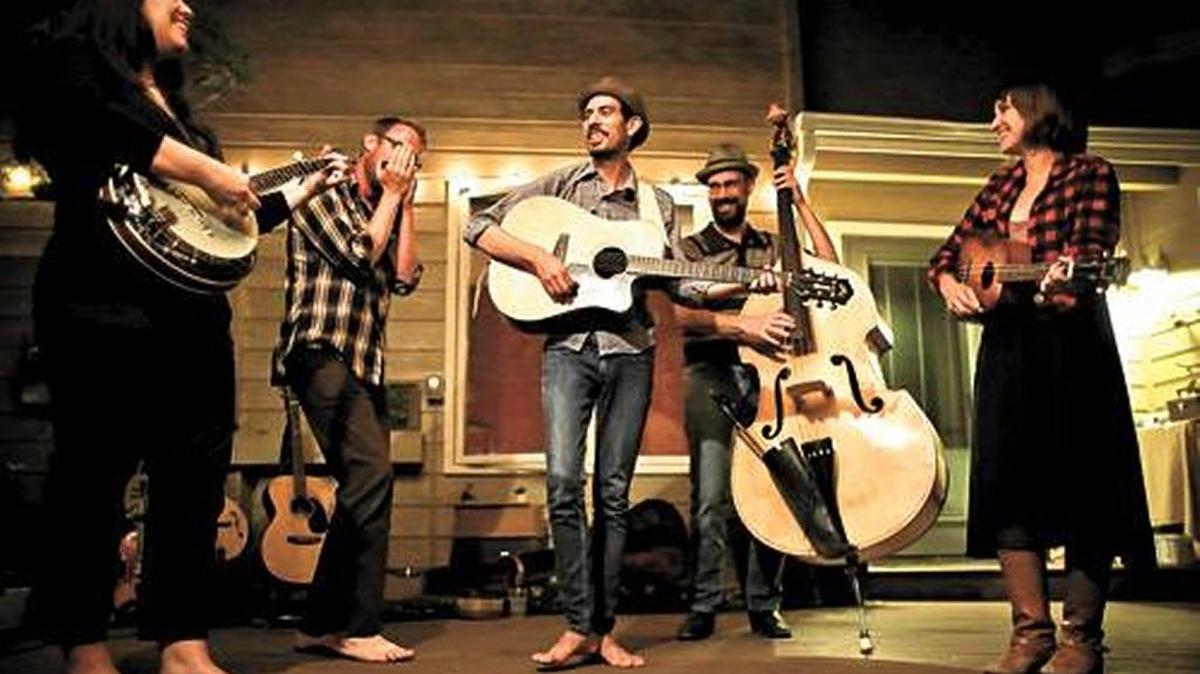 
The Haunted Wind Chimes play traditional folk and blues music Monday night, Sept. 14 at Goldstein’s Mortuary & Delicatessen in Fresno’s Tower District.
