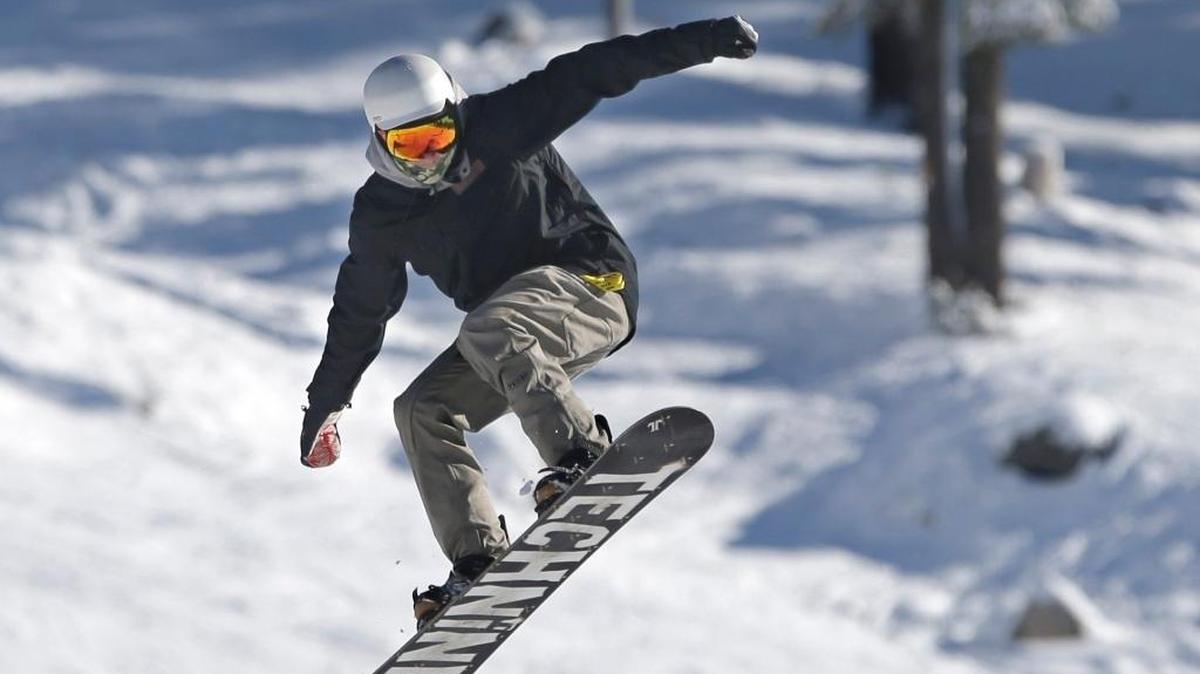 Learn how to properly care for your skis and snowboards at a hands-on class tonight.
