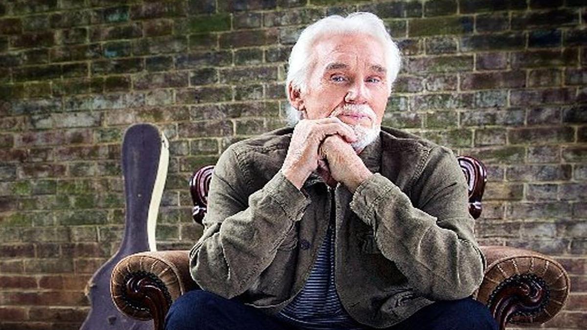 Country legend Kenny Rogers performs tonight.