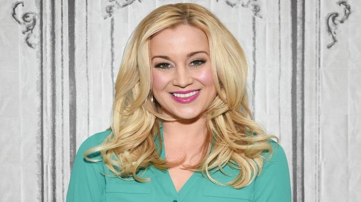 Kellie Pickler is in concert at Visalia Fox Theatre Saturday, March 18.