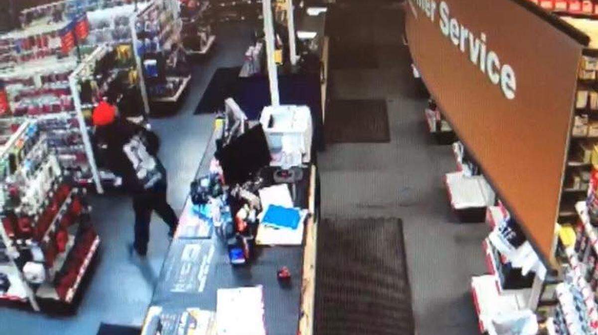 Two suspects robbed CarQuest Auto Parts in Merced Thursday morning, according to a Facebook post from the Merced Police Department.