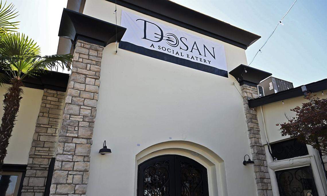 Dosan A Social Eatery has opened along Shaw Avenue between Villa and Minnewawa avenue offering a salad bar, buffet and a high end bar in Clovis.