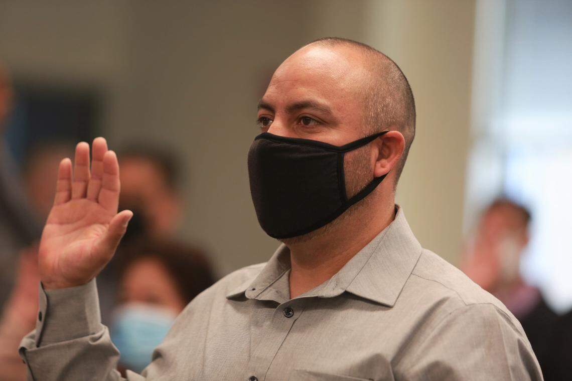 Héctor Nerino, de 39 años y originario de Tijuana, Baja California, México, estuvo entre los 152 residentes en el Valle Central que se convirtieron en nuevos ciudadanos americanos el jueves (21 de octubre) en la oficia del Servicio de Ciudadanía e Inmigración de Estados Unidos (USCIS) en Fresno.