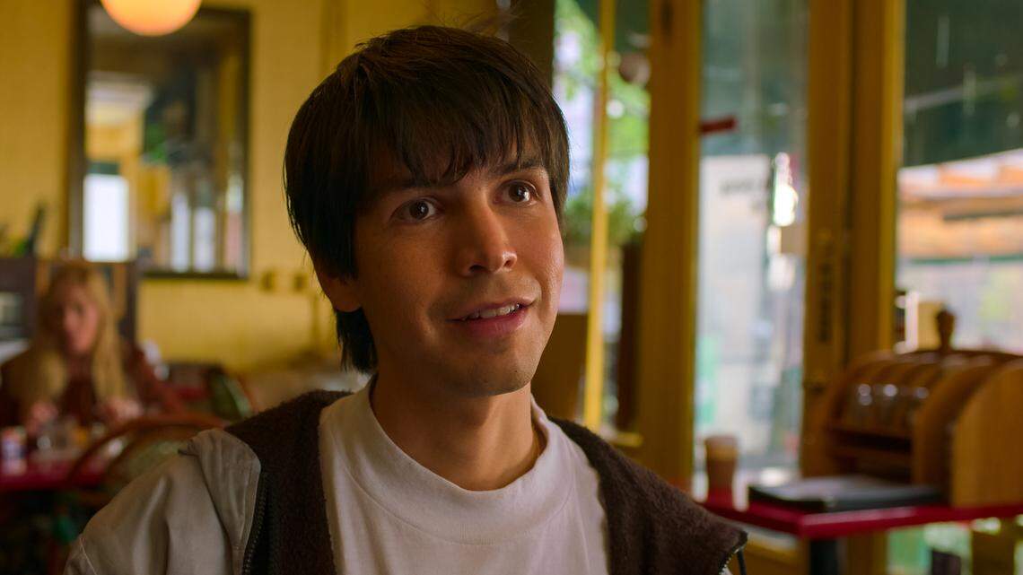 Julio Torres es el escritor, director y protagonista de la nueva película ‘Problemista’.