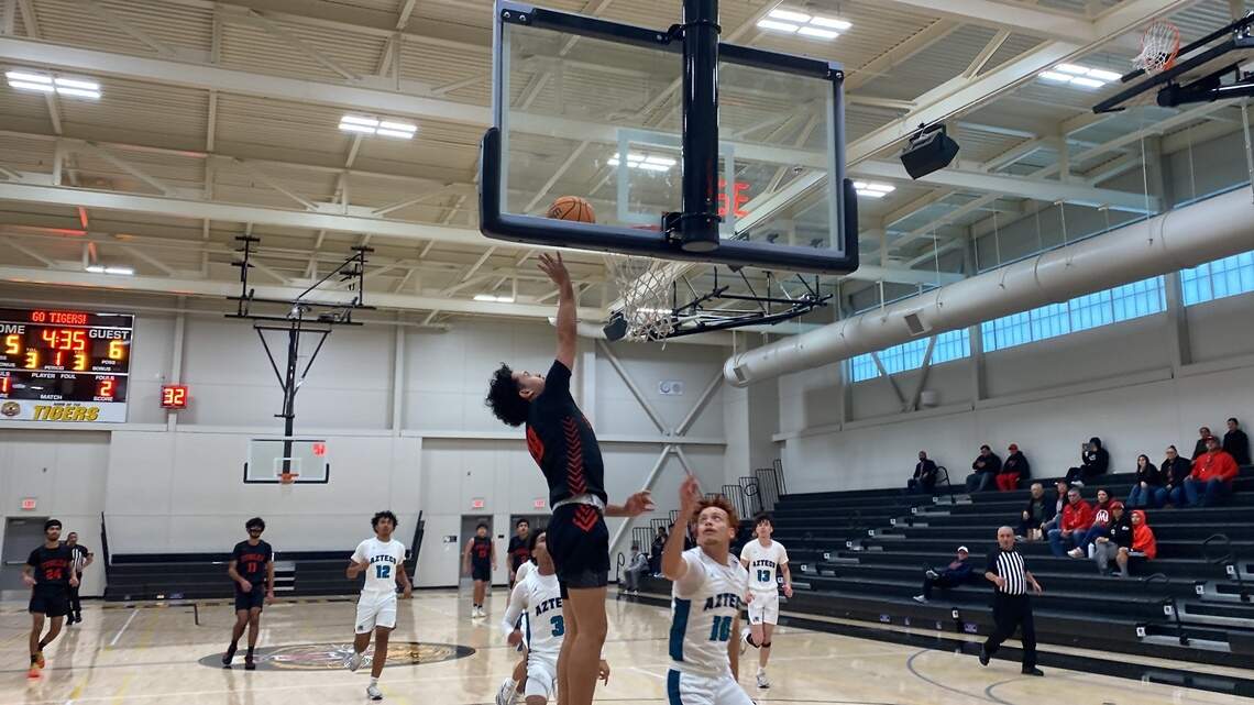 Edison High hosts the 10th MLK Super Saturday Showcase. ‘See some great basketball’