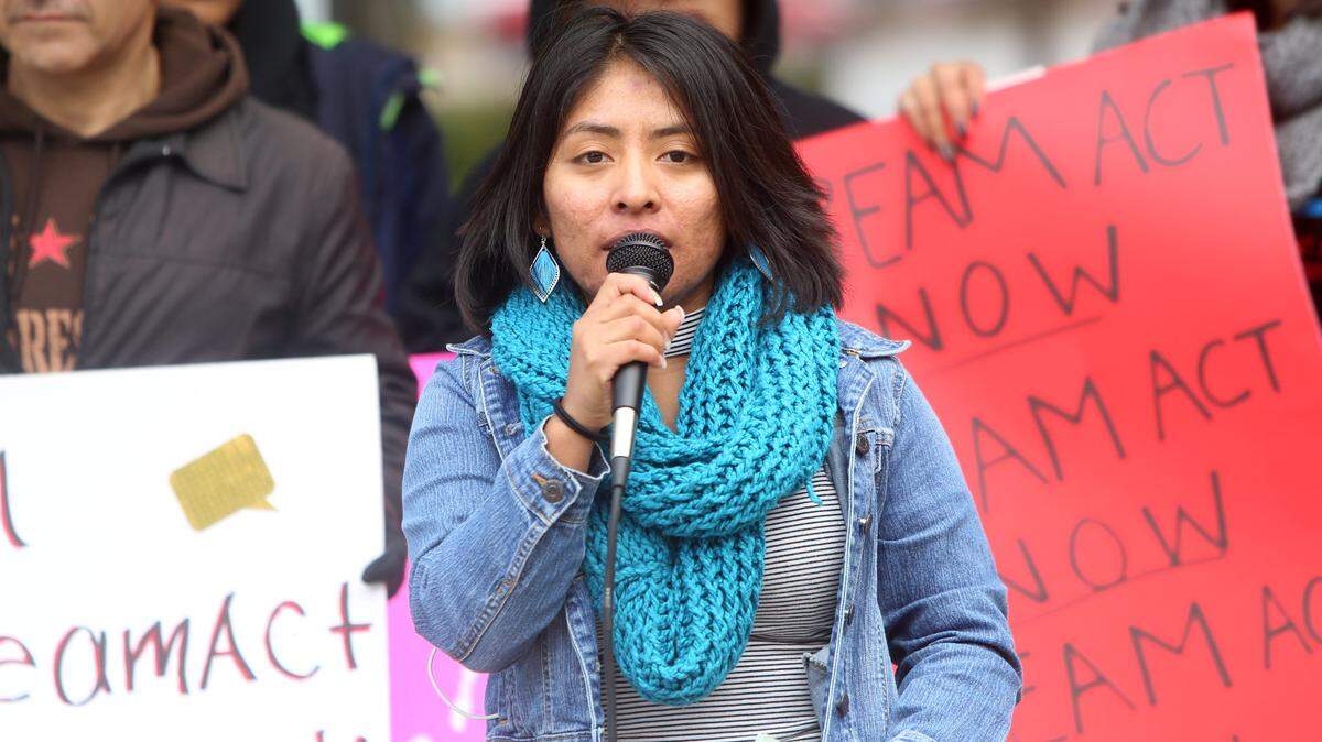 Brisa Cruz of the California Immigrant Youth Justice Alliance called on Sen. Dianne Feinstein to hold off on voting for a spending bill unless Congress authorizes a clean Dream Act.
