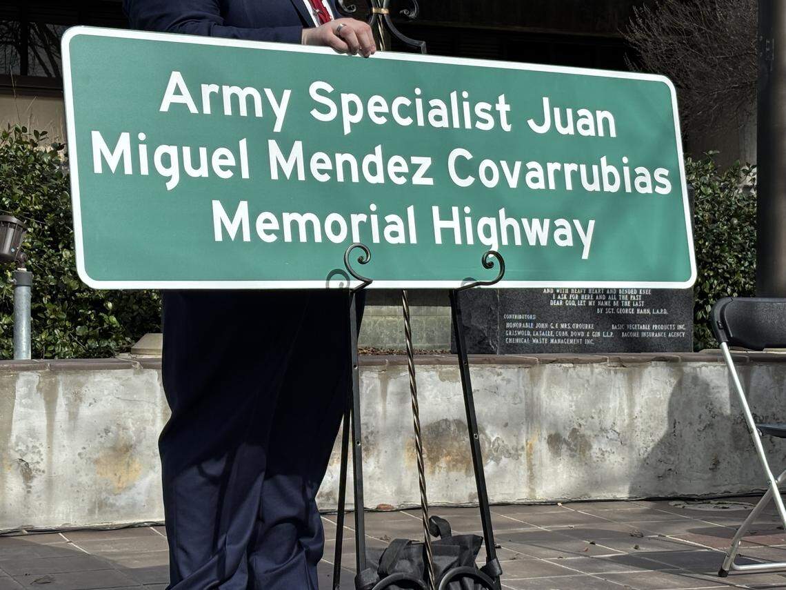Army Specialist Juan Miguel Méndez Covarrubias was honored Wednesday, Feb. 11, for his bravery and ultimate sacrifice during a ceremony at the Kings County Government Center Courtyard with family members, state, county and community leaders to unveil the Highway 198 memorial sign to honor his memory almost six years after his death.
