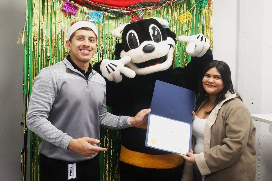Community members had the opportunity to meet reporters and editors and take photos with Bee's mascot Scoopy while enjoying pan dulce and hot chocolate.