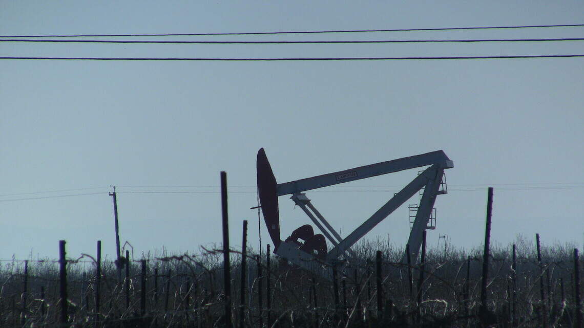 As climate change hits California, will Gov. Newsom clean up oil industry’s mess?