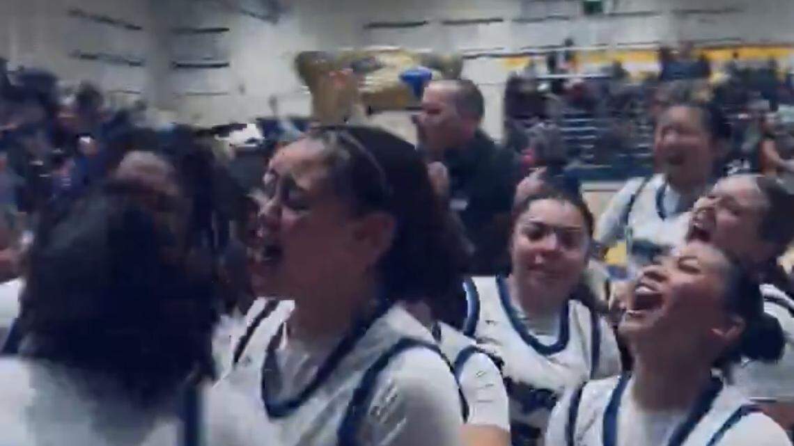 Clovis stuns Central East at the buzzer to win TRAC girls basketball title outright