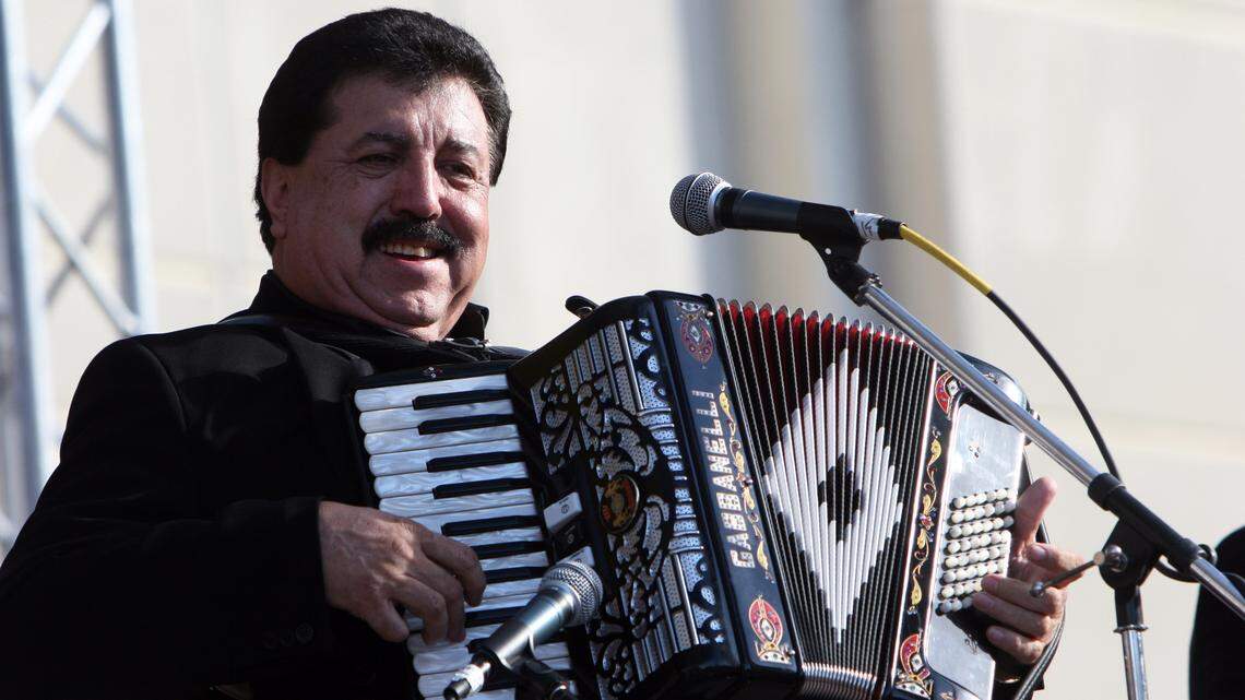 Rudy Flores performed at a Cinco de Mayo celebration in downtown Fresno in 2007. Flores, who founded Los Humildes, died Dec. 26 at age 75.
