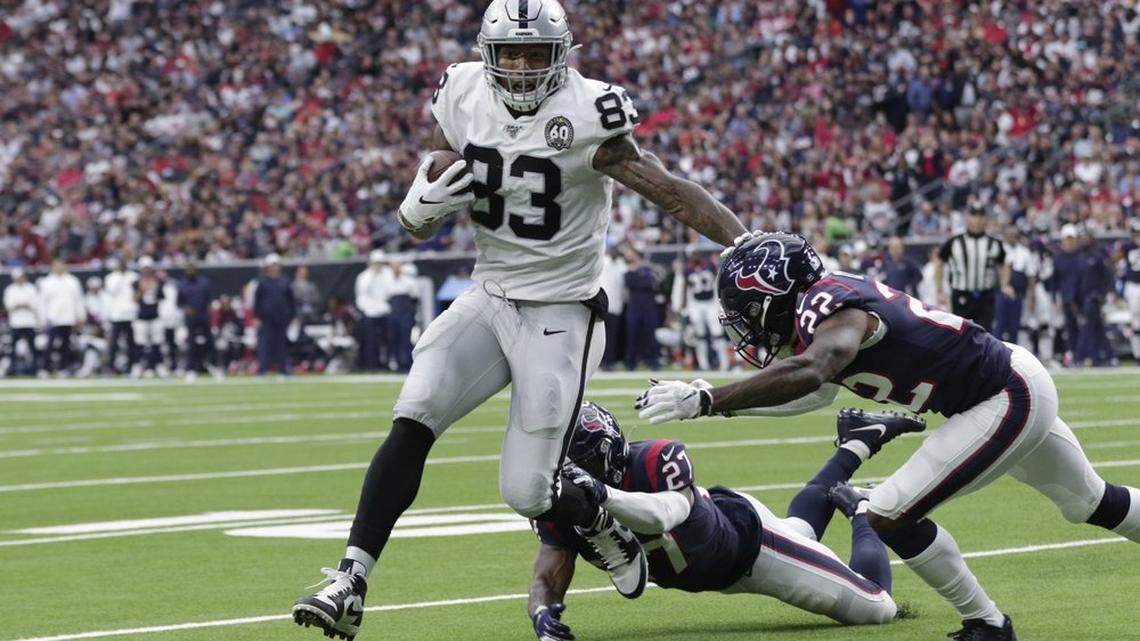 Raiders TE Darren Waller scores a touchdown in the last meeting in 2019 in Houston. The Raiders and Texans meet on Sunday, Oct. 23, 2022 in Las Vegas.