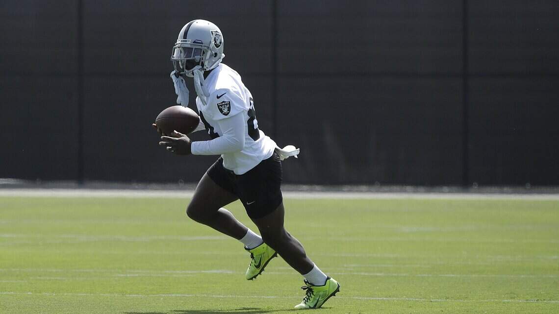 Flamboyant Raiders receiver is strictly business in his offseason debut at practice