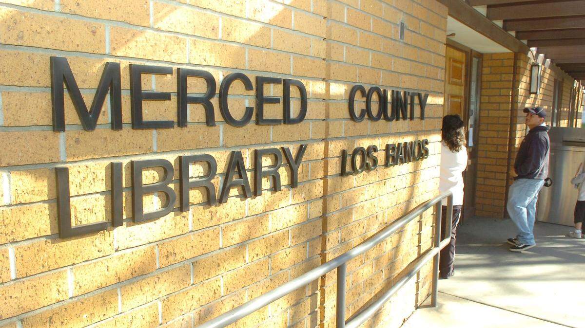 The exterior of the Los Banos library is shown.