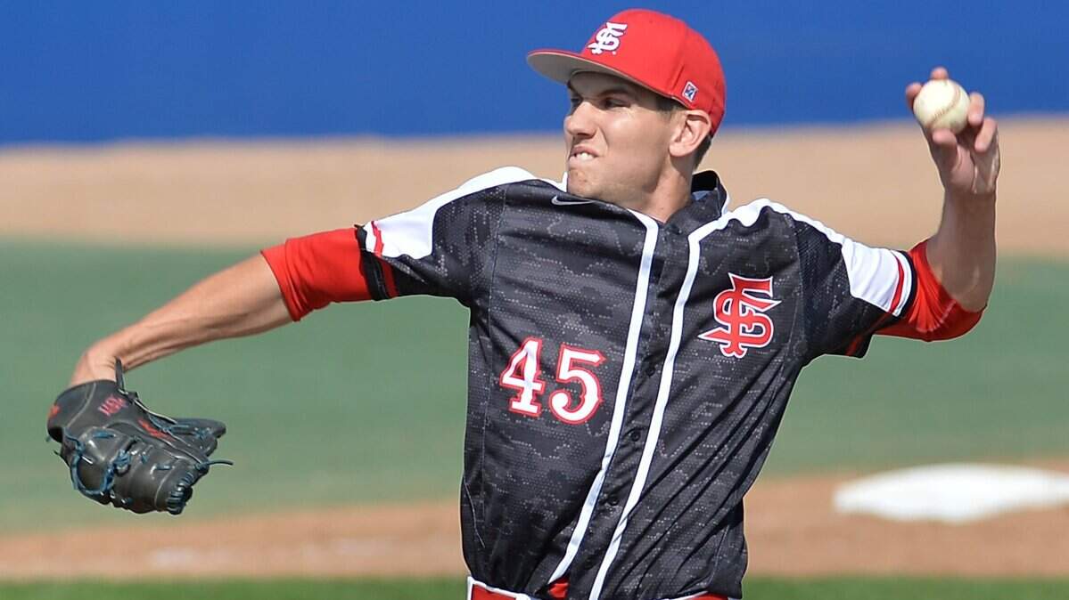 Fresno State relief pitcher Dylan Lee pitches against UNLV in the finale of a three-game Mountain West Conference baseball series on Sunday, March 20, 2016 at Pete Beiden Field in Fresno.
