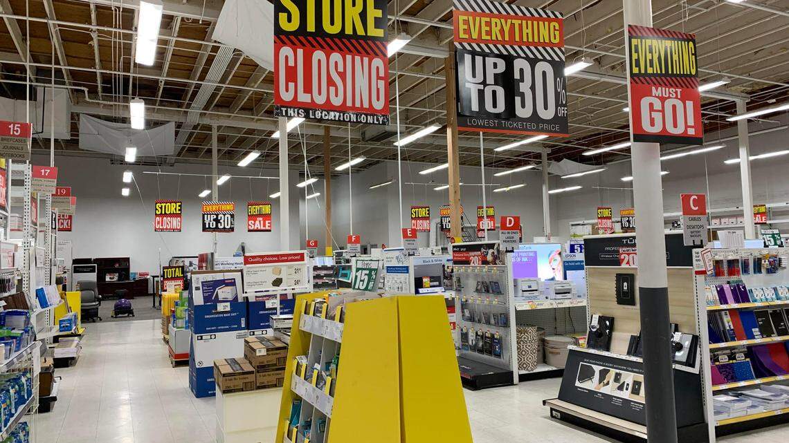 Office Depot is closing two stores in the Fresno area. The discounts at the Fresno store are up to 30% off and will get steeper as the store gets closer to closing.