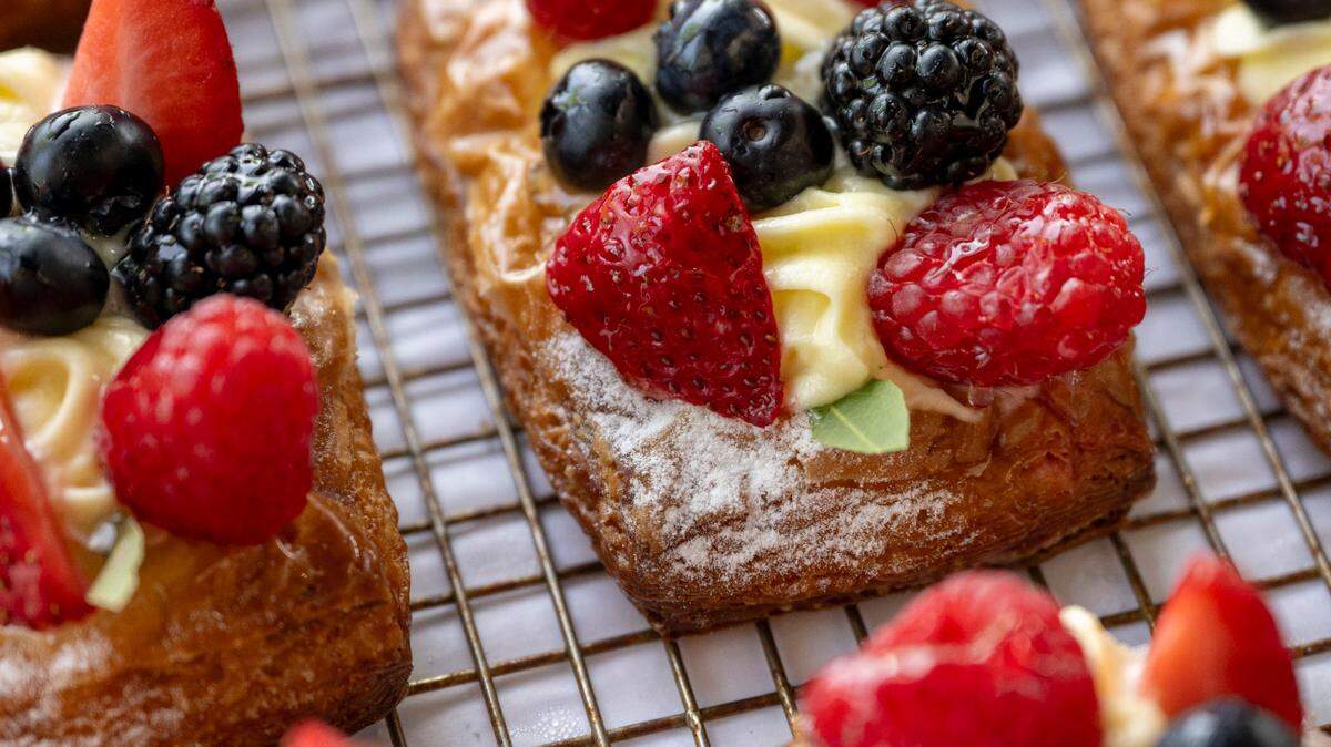 A fruit pastry at a Paris Baguette location. The chain is opening two locations in Fresno.