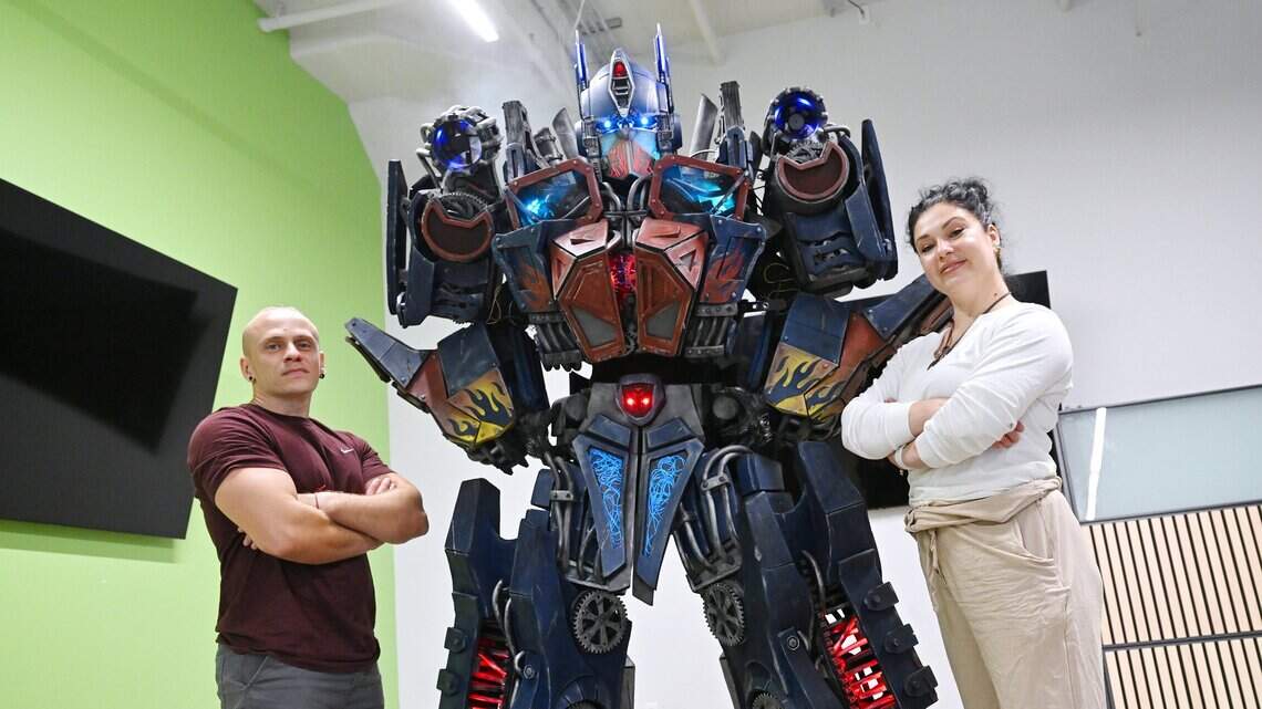 From circus performers to Comic-Con winners. How Fresnans’ Transformer triumphed