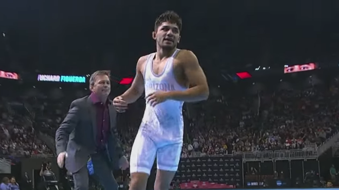 Richard Figueroa, ex estrella de Selma High, es campeón de lucha libre de la NCAA
