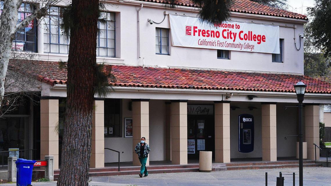 El edificio de la librería del Fresno City College, fotografiado el viernes 12 de marzo de 2021 en Fresno.