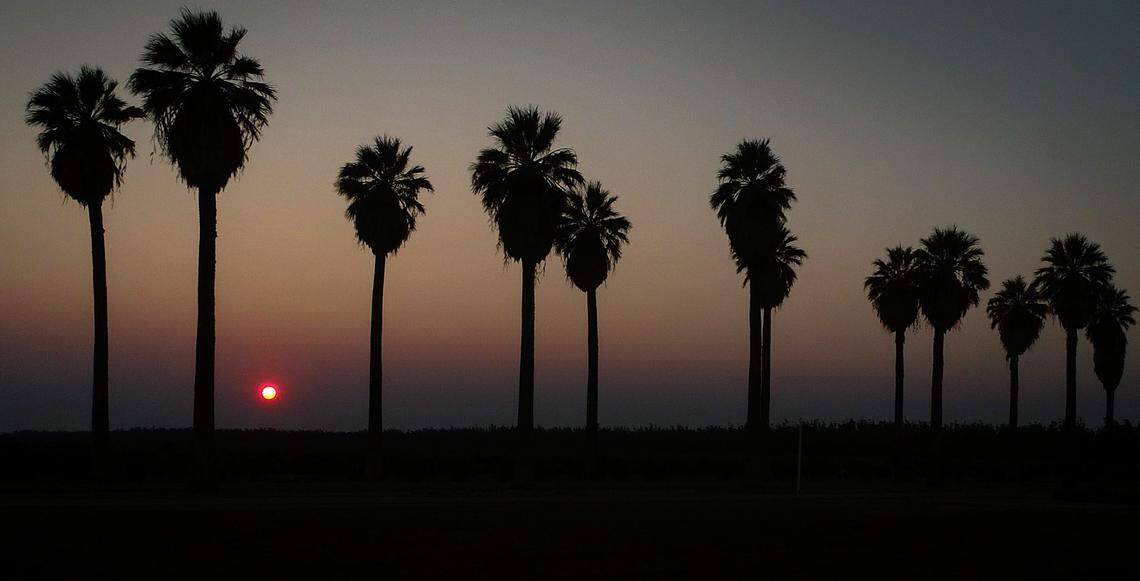 Smoke that has made skies murky in Fresno from the Ferguson Fire that has burned into Yosemite National Park is expected to remain through the end of the week and possibly into next week.