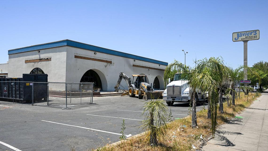The former Javier’s Mexican Restaurant on Kings Canyon Road east of Clovis Avenue has been closed since last year. Works was happening on the building, which was once a bank, in this photo from May 30, 2025.