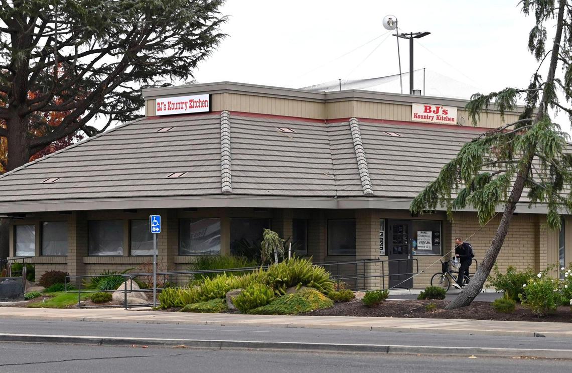 The last BJ’s Kountry Kitchen, located at Herndon and Cedar avenues, is closed for renovation. It will reopen soon as The Waffle Place. Under new ownership, the breakfast fare will continue but with additions like a juice bar.