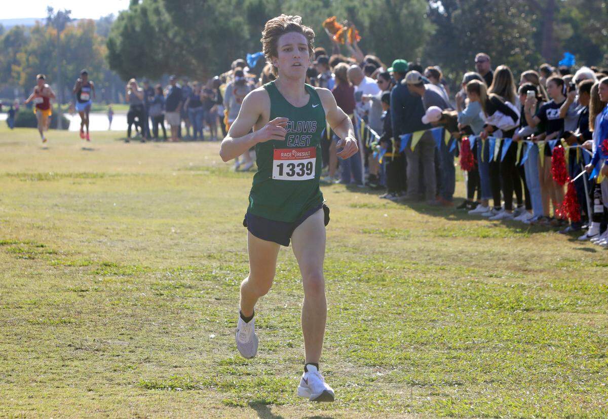 Clovis East senior Carter Spradling won the TRAC cross country championships at Woodward Park on Nov. 9, 2023 with a time of 15:25.42.
