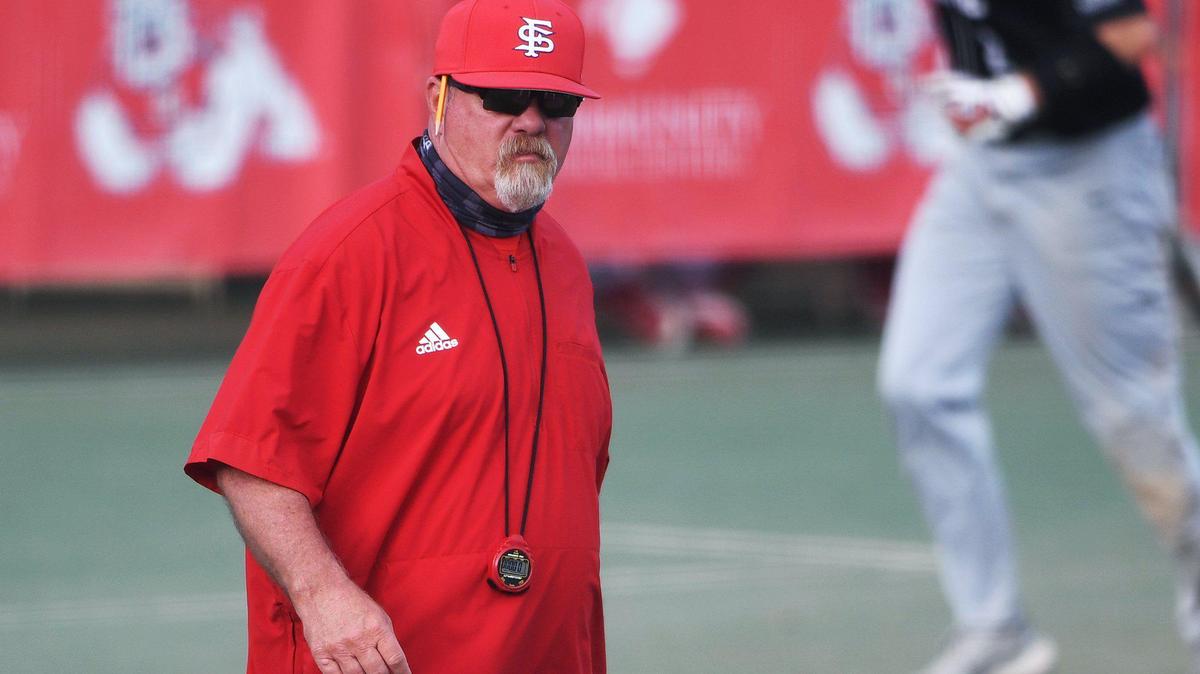 Fresno State coach Mike Batesole has 21 returning players in 2022, experience and depth to make a run at another Mountain West Conference championship. The Bulldogs open the season Feb. 18, 2022 against UC Riverside at Pete Beiden Field at Bob Bennett Stadium.