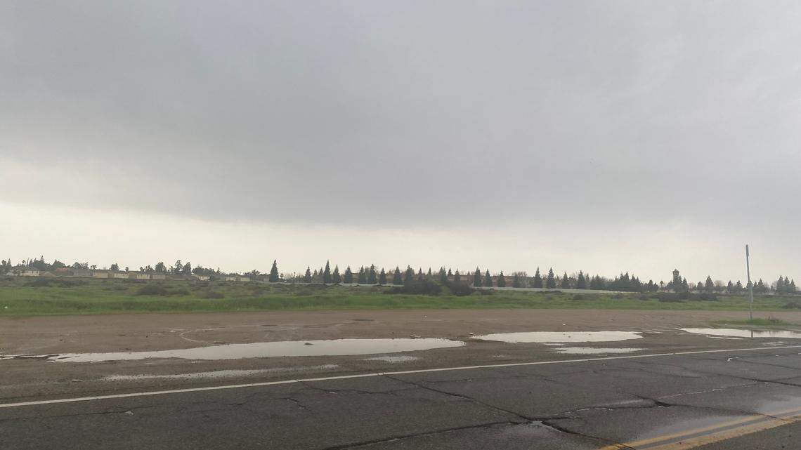 Atmospheric river storm rolls into Fresno and Valley; rain, high winds carry risk
