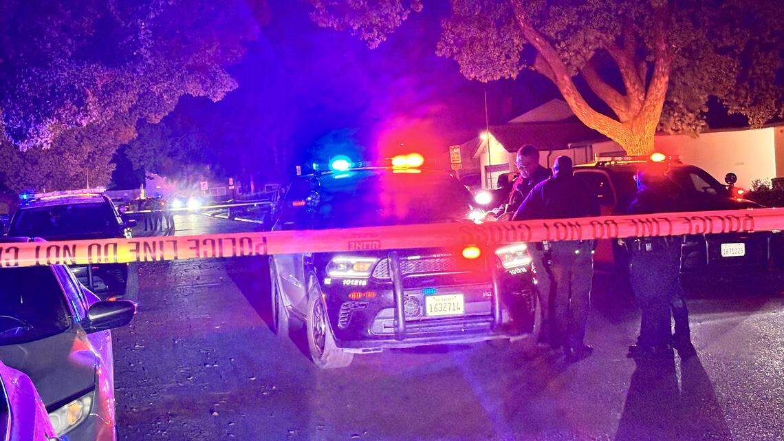 Two shot and killed in Fresno neighborhood, 1 in critical condition, police say