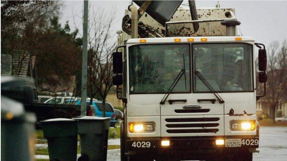Can my neighbor throw garbage in my can? Toss trash in the street? See Fresno’s rules