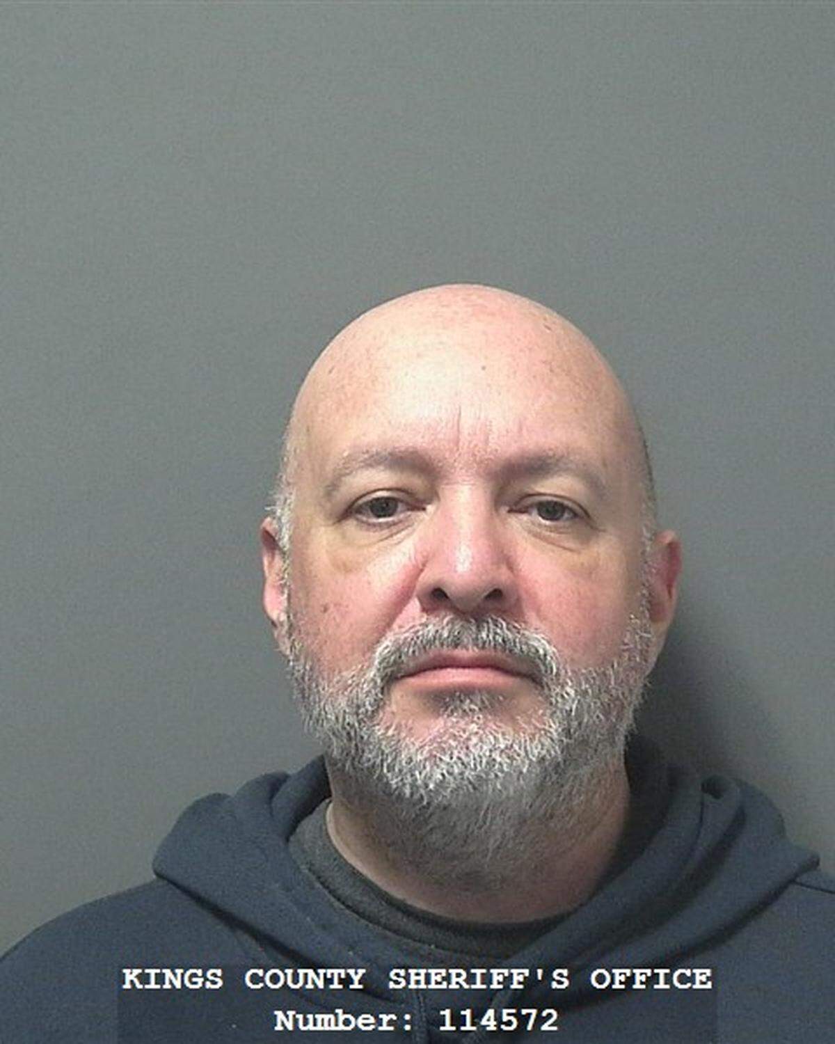 Steven Montano, de 55 años, es agente del sheriff del condado de Tulare.